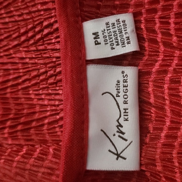 Kim Roger's Lady's Sleeveless Silky Textured in Ruby Red ♥ - Picture 6 of 7